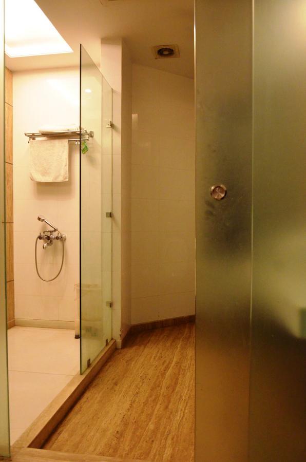 Hotel Vipul Grand 古尔冈 外观 照片
