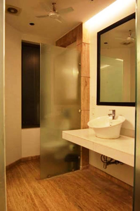 Hotel Vipul Grand 古尔冈 外观 照片