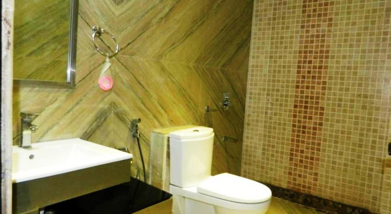 Hotel Vipul Grand 古尔冈 外观 照片