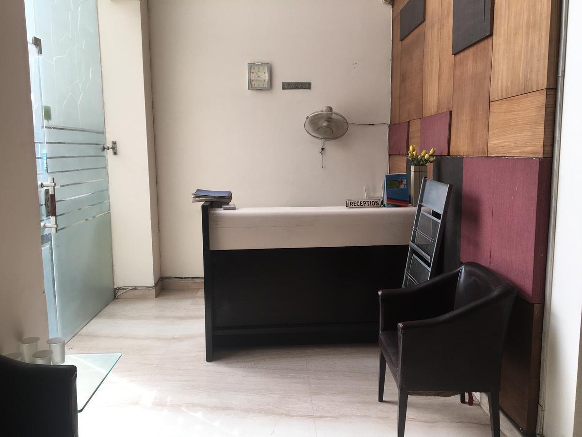 Hotel Vipul Grand 古尔冈 外观 照片